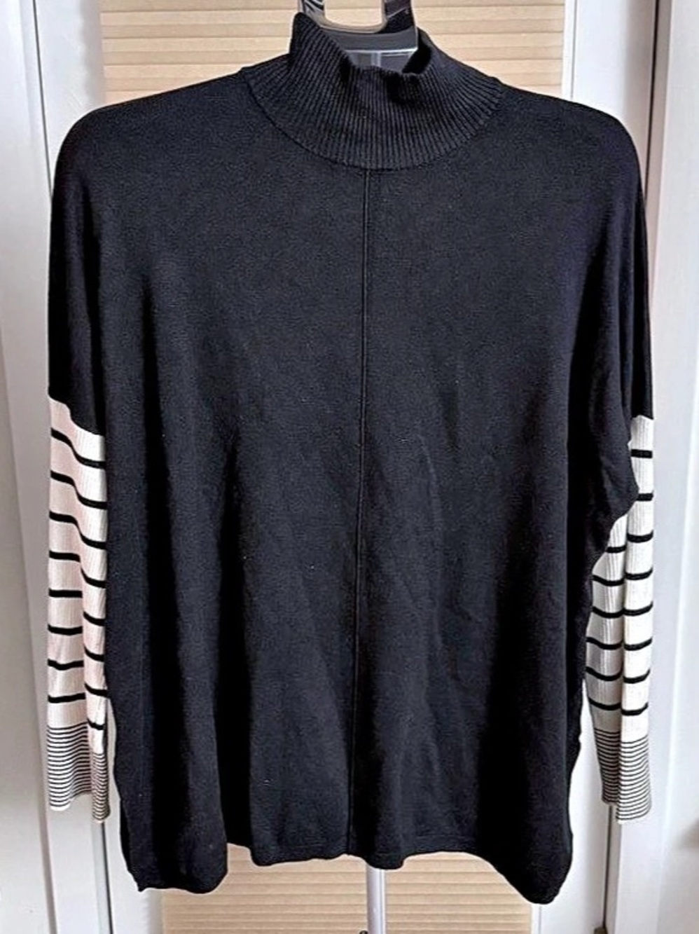 Mod Cozy Chic Jones New York Striped Sleeve mock neck sweater Black White XL